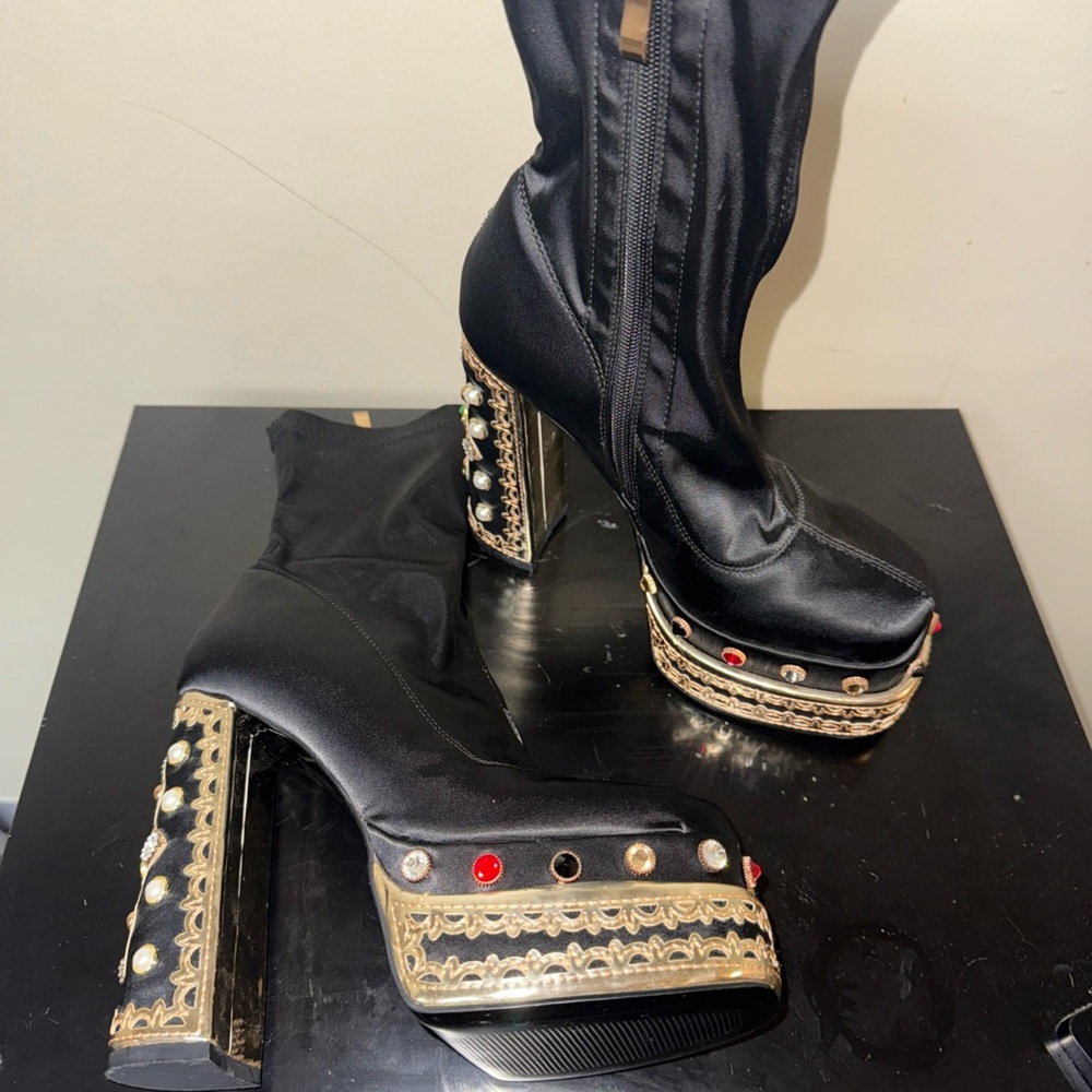 Azalea Wang Spotlight Junkie Chunky Heal Boots